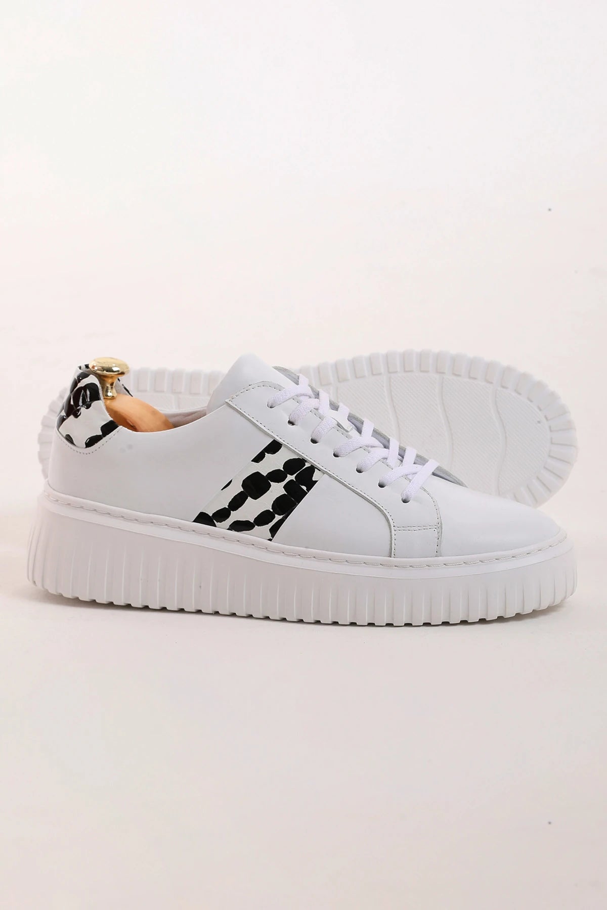 Melrk White Sneakers