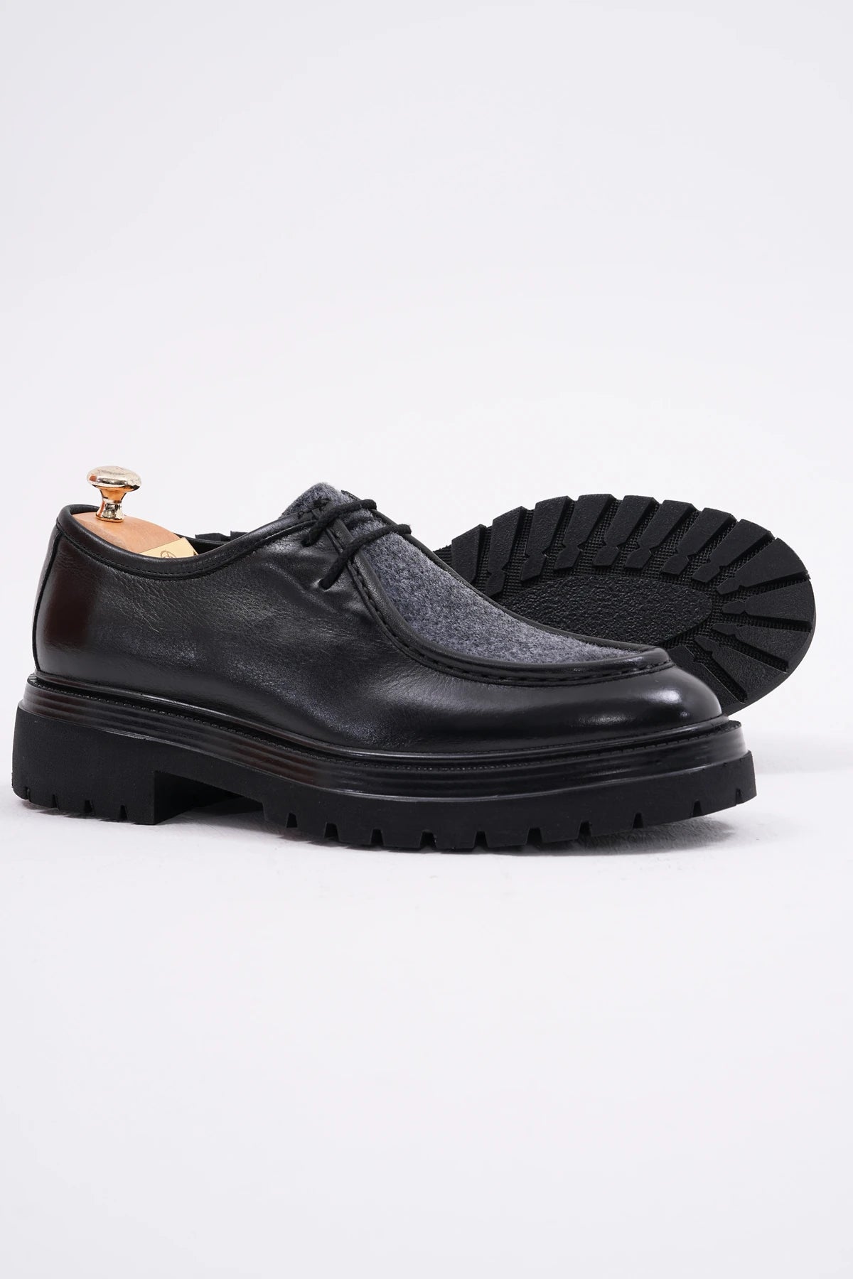 Black Genuine Leather Felt Detailed Shoes