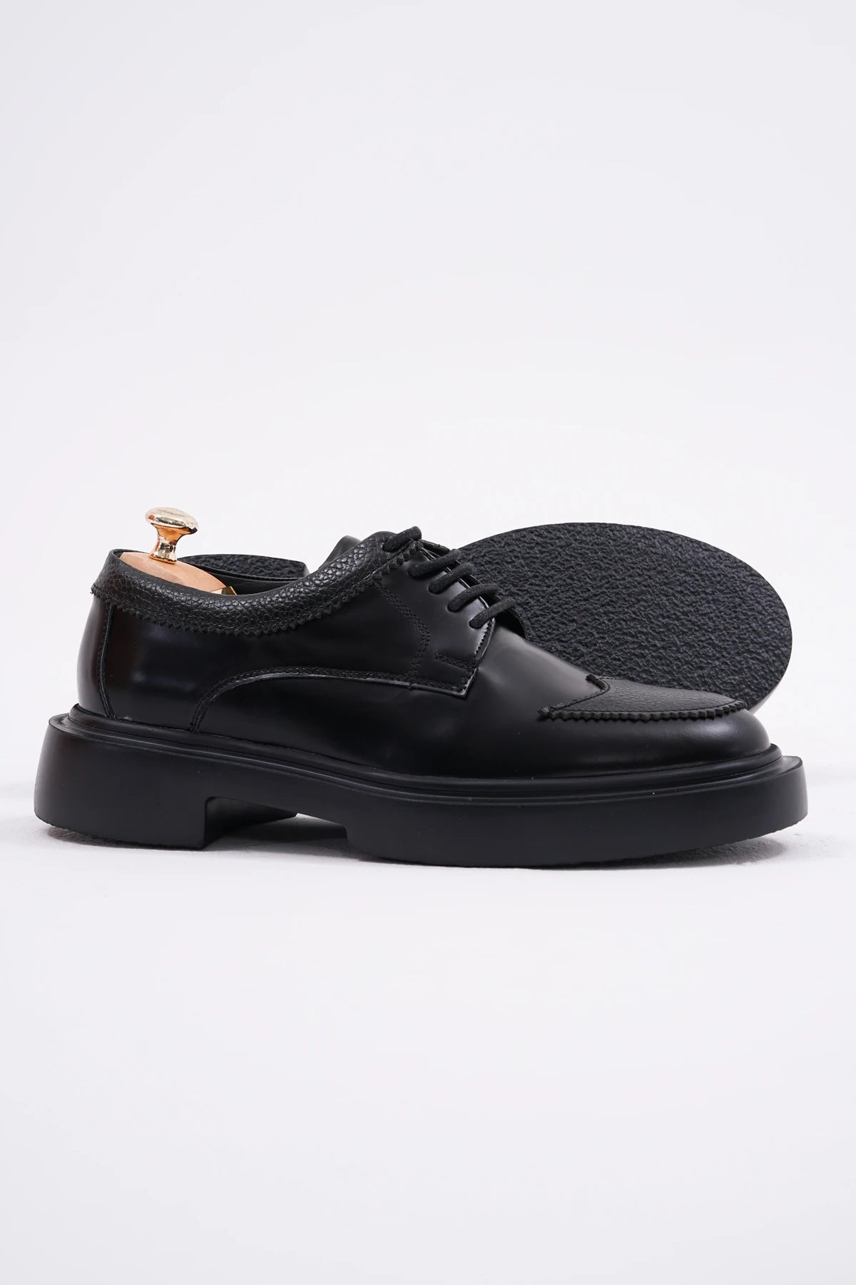 Black Calf Derby Toe Wing Chunky